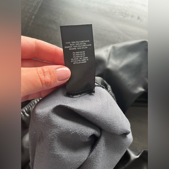 Aritzia  Wilfred Free Daria Pant Vegan Leather Leggings Large - Picture 4 of 6